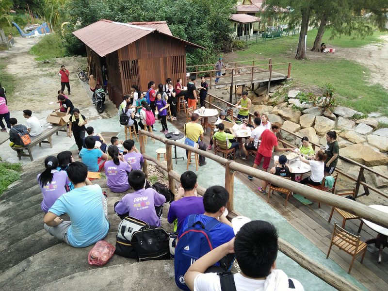 jungle-tracking-activity-and-afternoon-tea-at-beach-cafe-teluk-batik-01